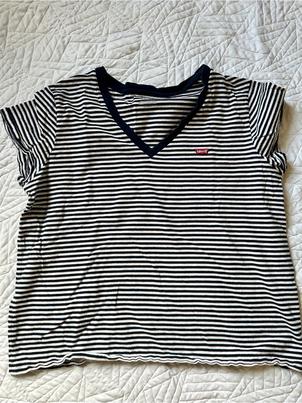 Levi’s The Perfect V-Neck T-Shirt